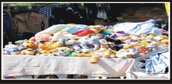Figure 5. Pile of second-hand plush toys at a flea-market stall (Aziz Hazara visual corpus)