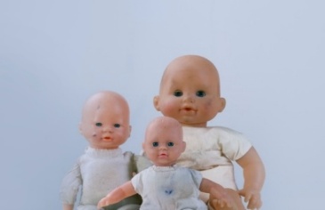 Figure 2. Group of plastic baby dolls arranged together (Aziz Hazara visual corpus)